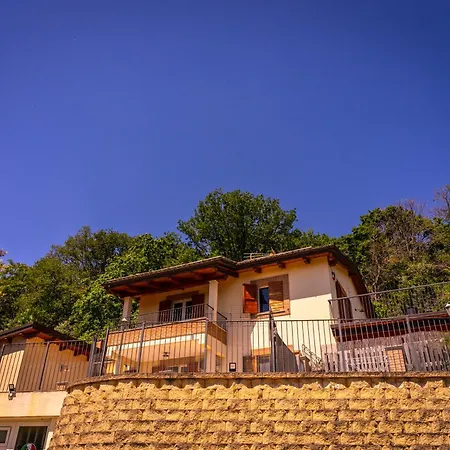 Casa Jo - Country With Sea View And 3 Private Ensuite Bed and Breakfast 4*