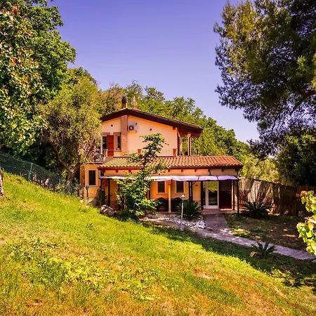 Casa Jo - Country With Sea View And 3 Private Ensuite Bed and Breakfast 4*